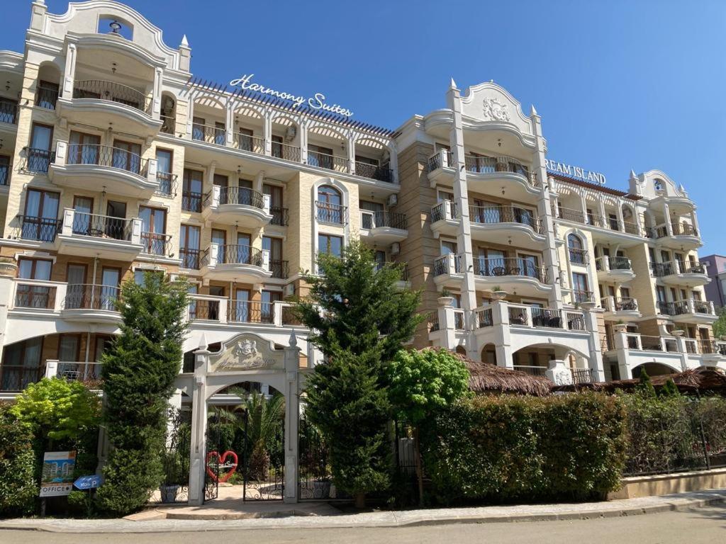 Private Apartments In Harmony Suites Dream Island 써니비치 외부 사진